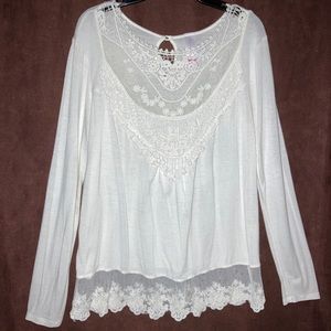 No Boundaries long sleeve solid with embroidered lace trim. Junior Size M 7/9